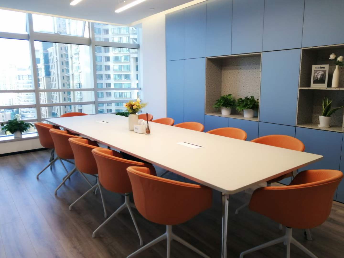 联通大厦：中山公园商圈的商务与自然融合之作