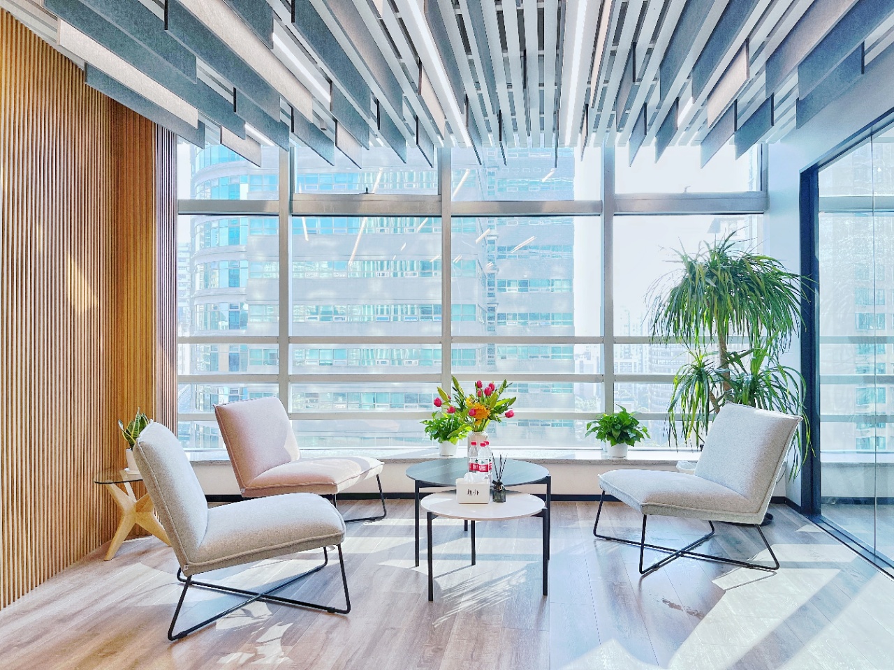 联通大厦190平精装修带家具办公室